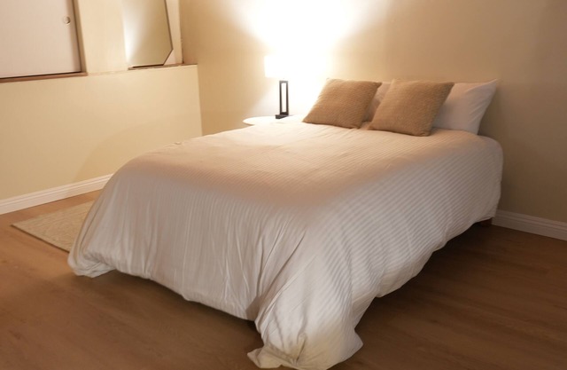 Suite & Private Bathroom in Pasadena & Los Angeles