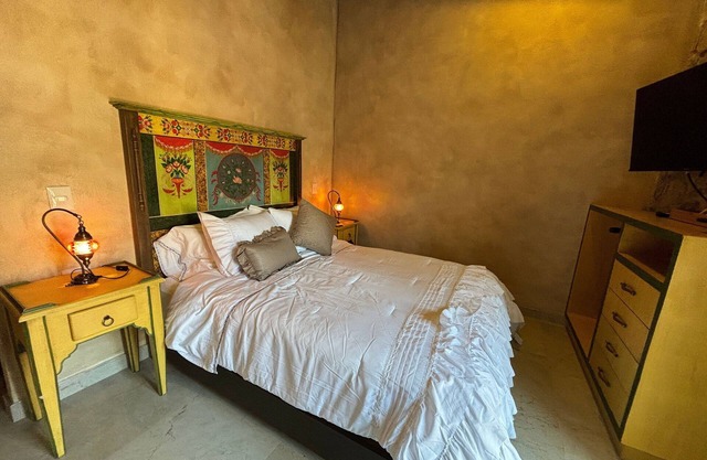 Suite Raffaello: Design and Comfort in Val'Quirico