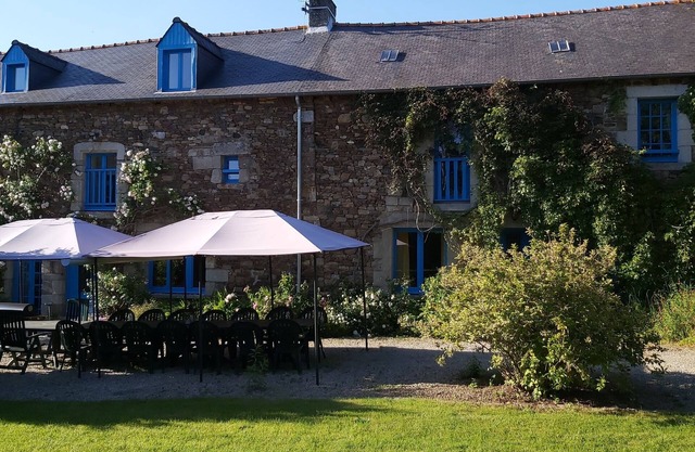 Suite- Saint Suliac-Family-Ensuite with Bath-Garden view