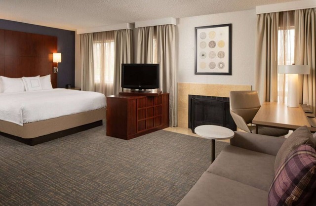 Suite w/Free Breakfast, Pets Are Welcome, Short Drive To Johnny Cash Museum!