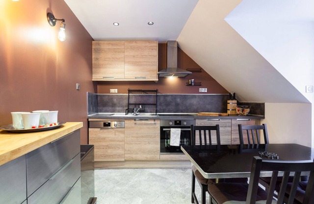 Suites Appart: full flat: 1 kingsize/1 conv sofa