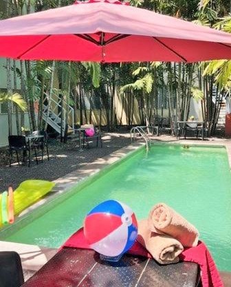 Suites Galván centro Colima, alberca, Wifi, parking