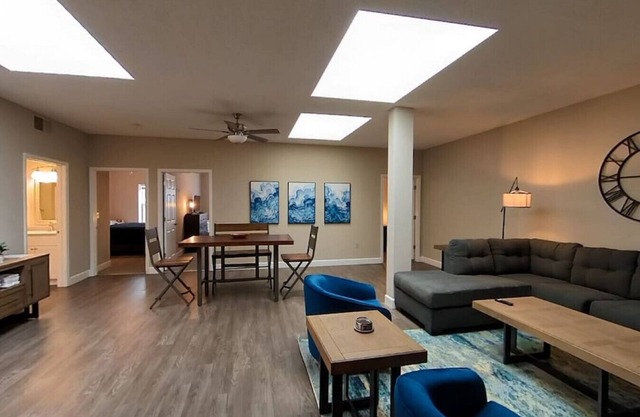 Suites on Mass - 911 Massachusetts suite C2
