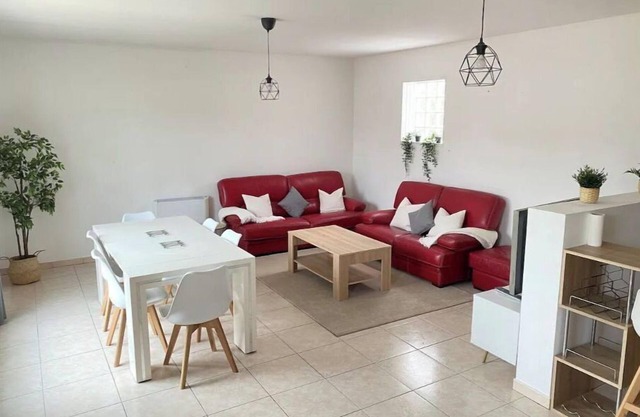 Sully-sur-loire: Pleasant house in town center