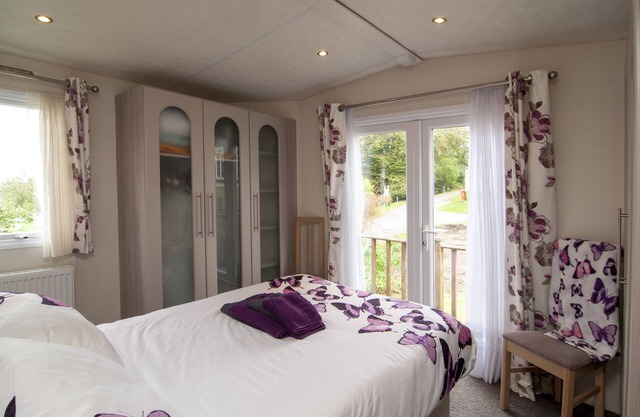 Summer Lodge luxury caravan in Hastings free WiFi