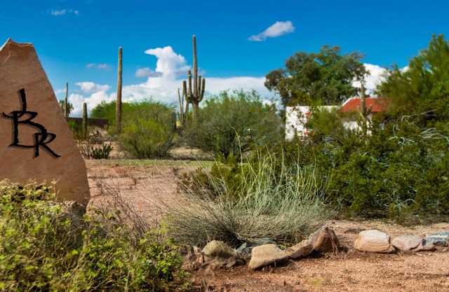 SUMMER SPECIALS - Dynamite property near Troon North, Westworld and Mayo Clinic!