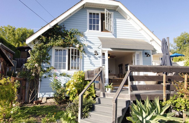 Summerland - Ocean View Home, Dogs Welcome!