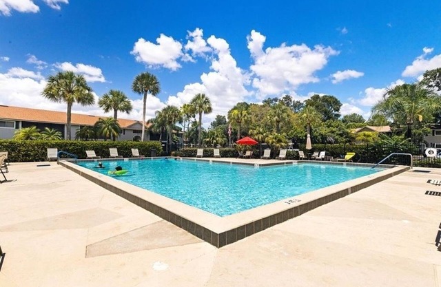 Summerlin Woods - Second floor condo