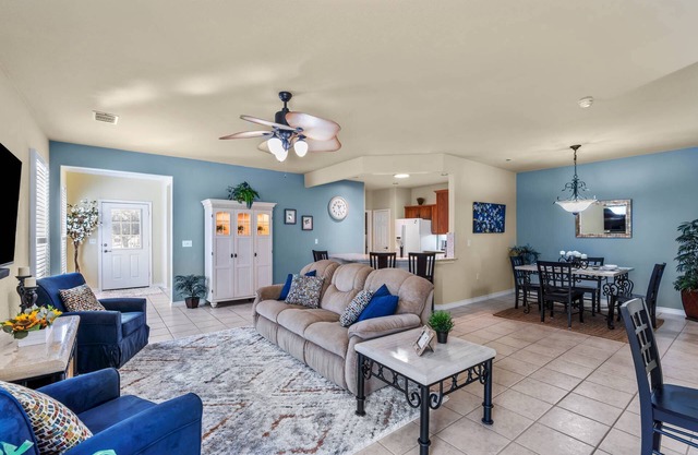 Sun City Georgetown TX! Beautifully Furnished w/Screened Porch on Wooded Lot!