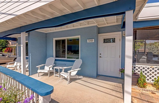 Sun-Kissed Getaway: Beach Bungalow Just Steps from Cocoa Beach Seashore