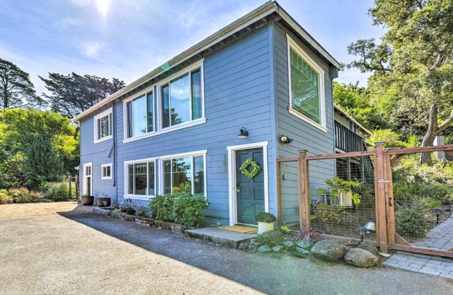 Sun-Kissed Mill Valley Escape with Mtn Views!
