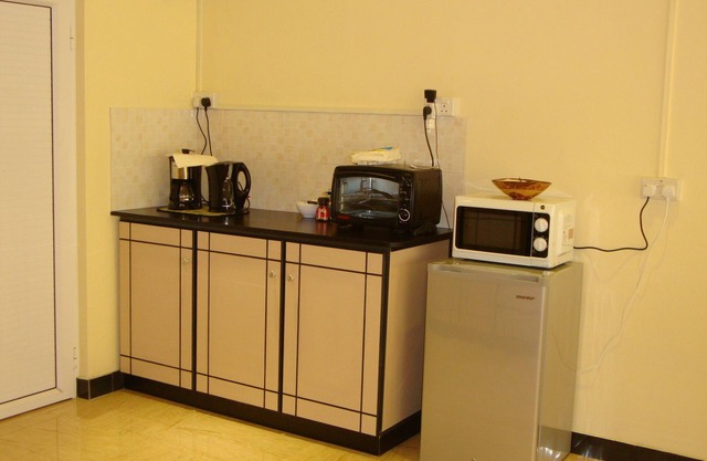 Sun Plaza Studio 1,Spacious,luxury First Floor Studio Near Flic En Flac Beach