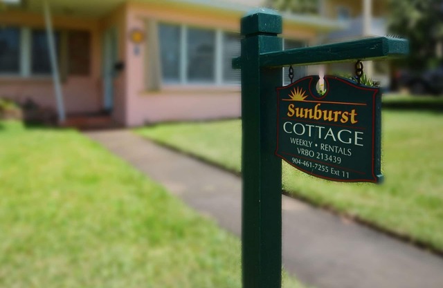 Sunburst Cottage Beachside