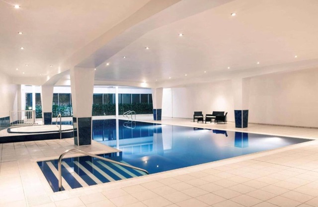 Sunday Cardiff Holland House & Spa Queen Rm & view