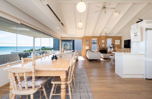 Sundaze in Bonbeach by Property Mums