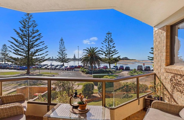 Sundowner Apartment 2 - Take in the Views