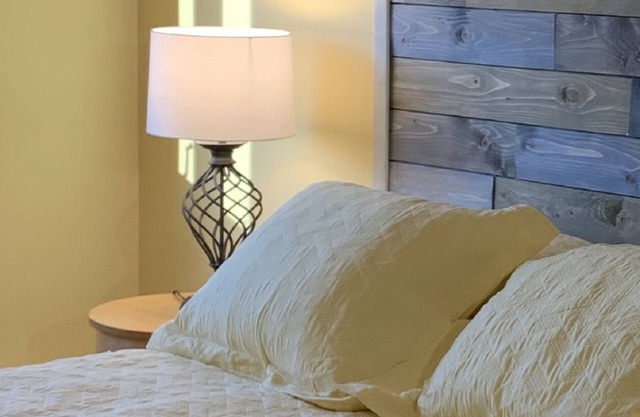 Sunflower Inn - Zinnia Room