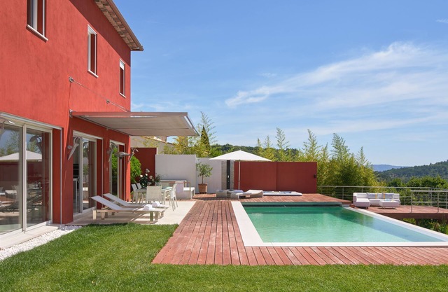 SunlightProperties: SPLENDID: Villa, 4 Bedroom/3 bath, jacuzzi, heated pool