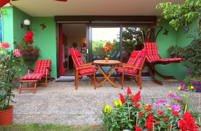 Sunny 4-star-holiday apartment outside historical town (2000 years)