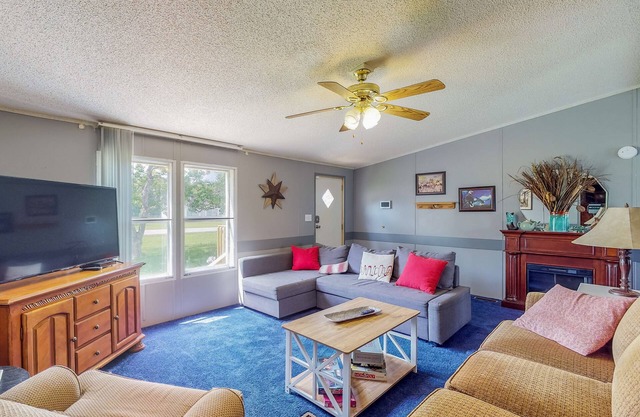 Sunny Acreage - Prime Location Home with Beautiful Yard & Recent Renovations