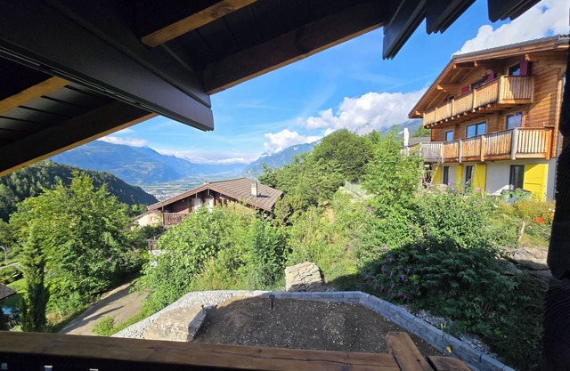 Sunny and Spacious Swiss Chalet in the heart of Valais