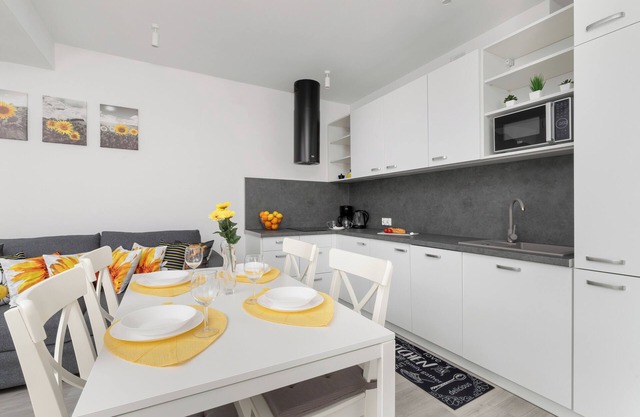 Sunny Apartment With Parking by Renters