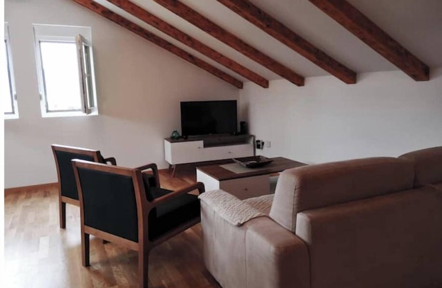 Sunny apartment with sea view, city center