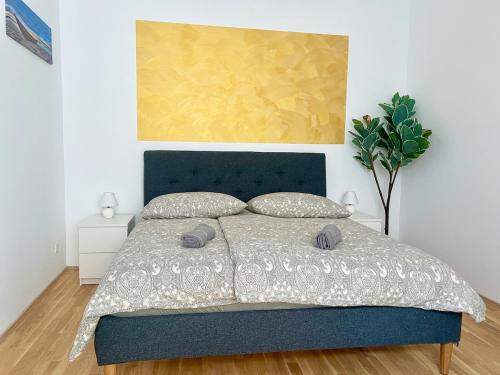 Sunny Central 70 m2 Long Term Apartment with Free Parking