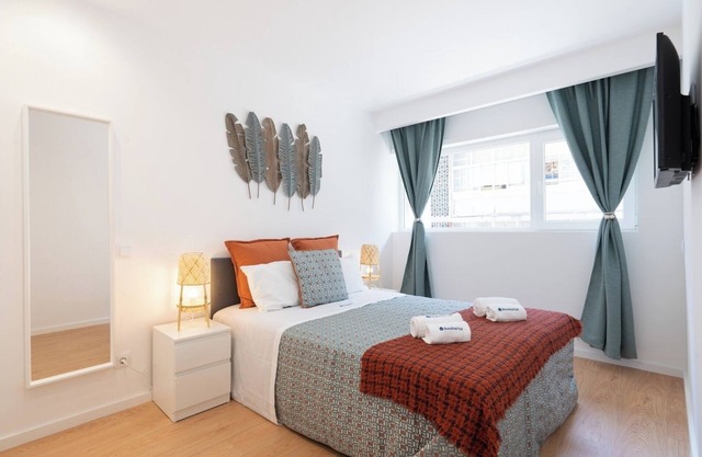 Sunny Cozy Flat w/Balcony | Gaia