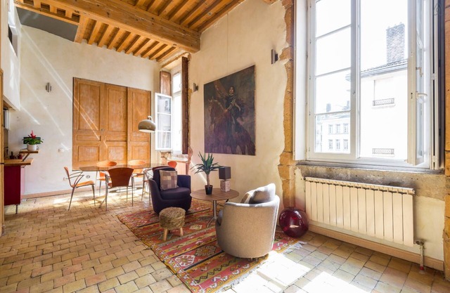 Sunny loft in the heart of Vieux Lyon
