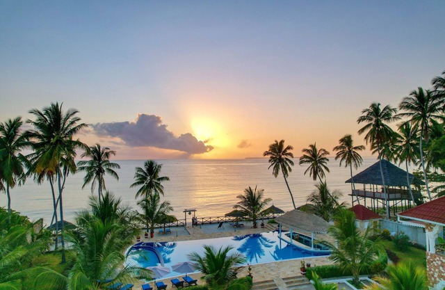 Sunny Palms Beach Bungalows