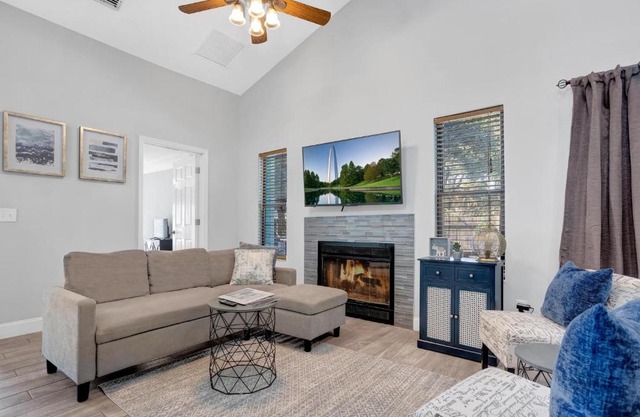 Sunny Retreat near Golf Courses and Mayo Clinic