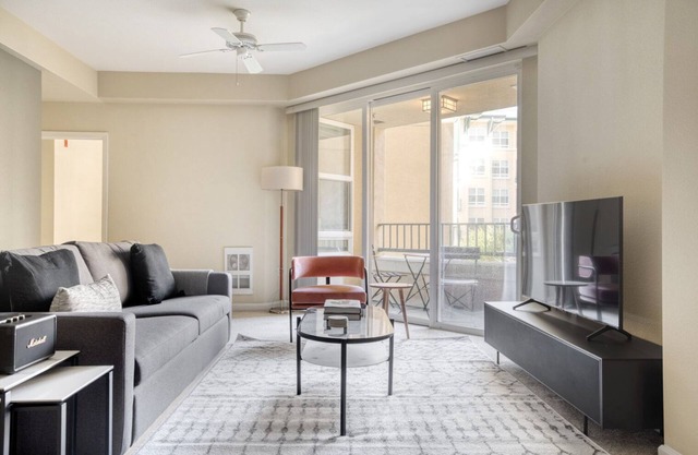 Sunny San Bruno 2BR w/Pool, W/D, Gym, walk to YouTube, by Blueground