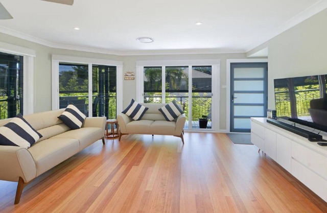 Sunny Time - Light, Bright, Airy & Close to Beach
