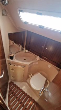 Sunny, velero espacioso