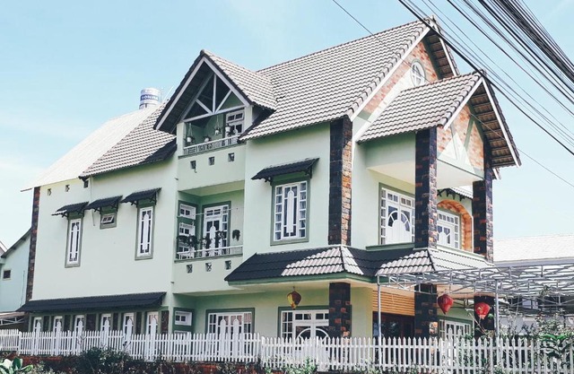 Sunny Villa