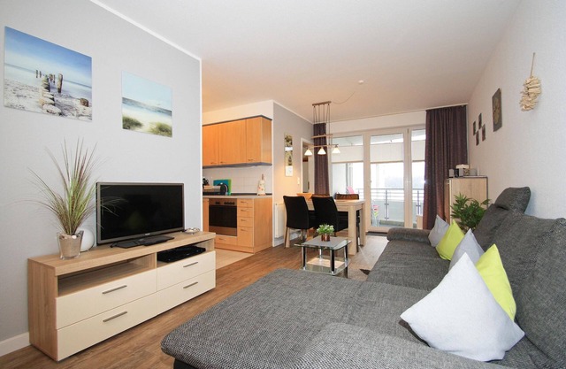 Sunny, well-kept apartment on the 1st floor.