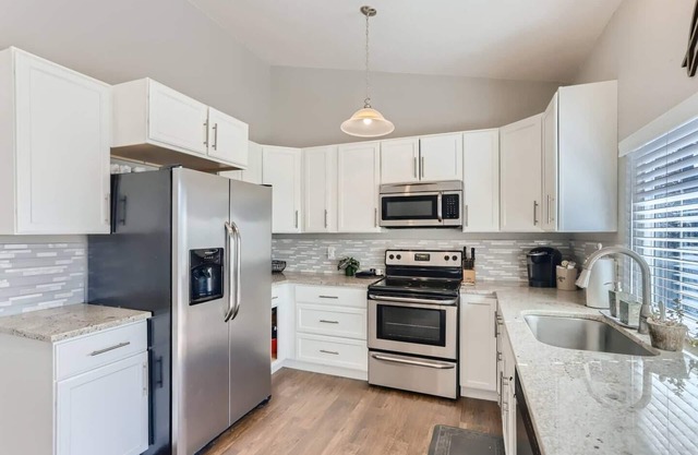 Sunnyside Up | Beautiful Home for Large Groups Pet Friendly!