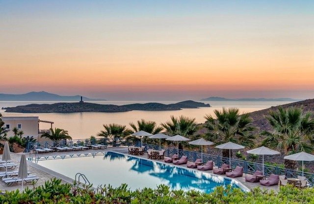 Sunrise Beach Suites