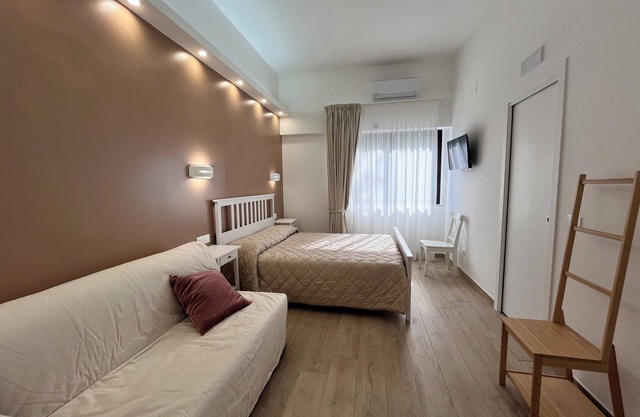 Sunrise in the Vineyard Bed and Breakfast - Oak