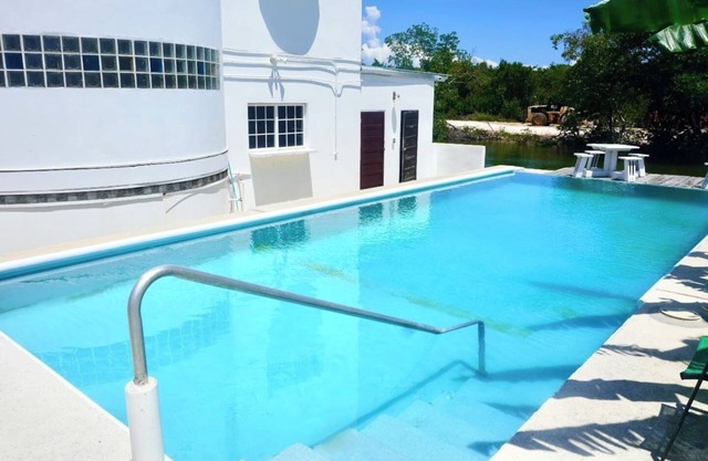 Sunrise Sea View 2-bed Studio w Pool & Deck, 1stFl