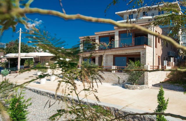 Sunset Bay Apartments