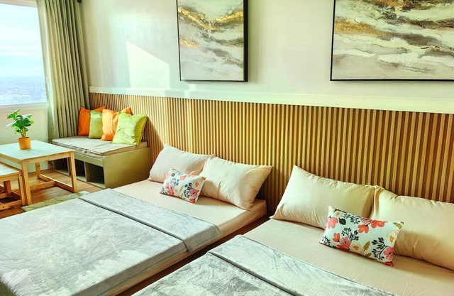 Sunset-cityview-cozy at 39th View that sleeps 4