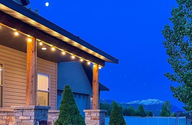 Sunset Mountain Views | Hot Tub | Game Room | Traeger | Pets | MTB/Golf/Reunion