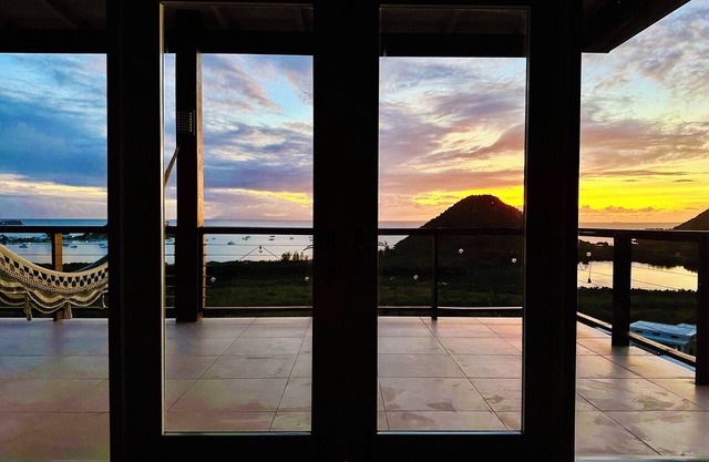 Sunset Sol - Breathtaking Views Near the Beach