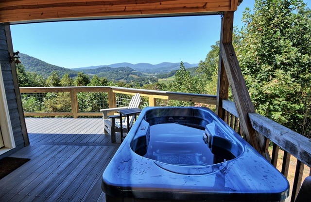 Sunset Vistas-Open for Bookings! 1 BR, Hot Tub, Views