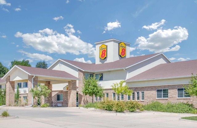 Super 8 by Wyndham Cedar Falls