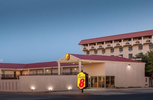 Super 8 by Wyndham Lubbock Civic Center North