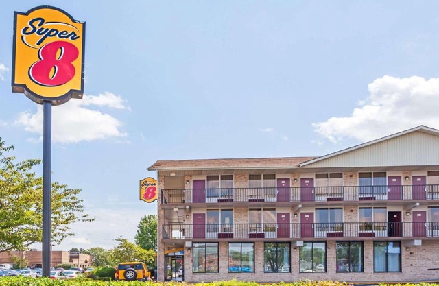 Super 8 by Wyndham Manassas