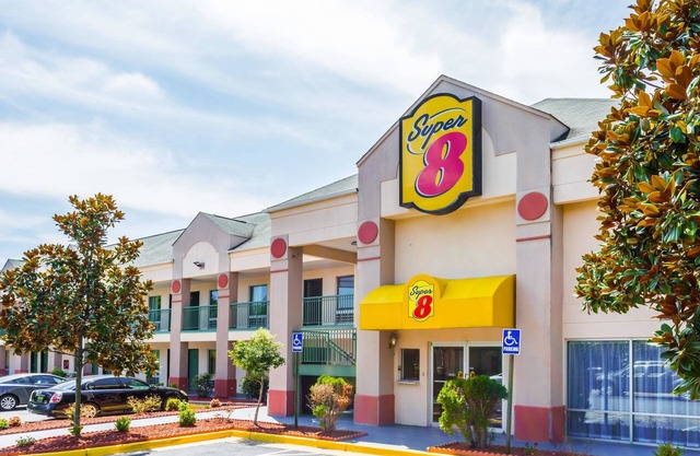 Super 8 by Wyndham Stafford